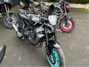 YAMAHA MT-09