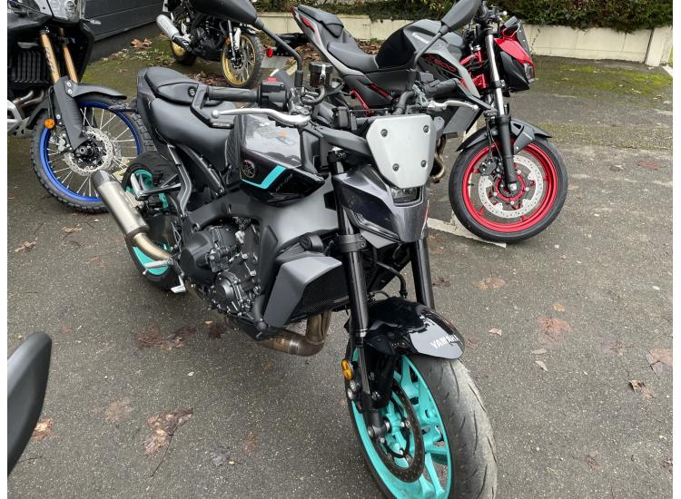 YAMAHA MT-09